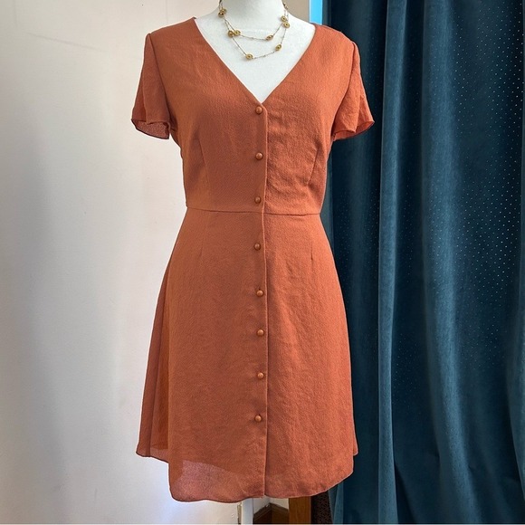 Wilfred Dresses & Skirts - Wilfred Aritzia Button Front Mini Dress Womens 2 Rust Terracotta Crepe V-Neck